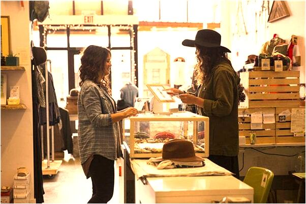 夢到游泳踢了同學又拉起她是什麼預兆_周公解夢官網