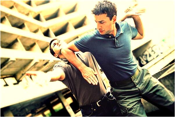 夢見蝴蝶把我衣服上的蟲吃掉了有何寓意_周公解夢官網