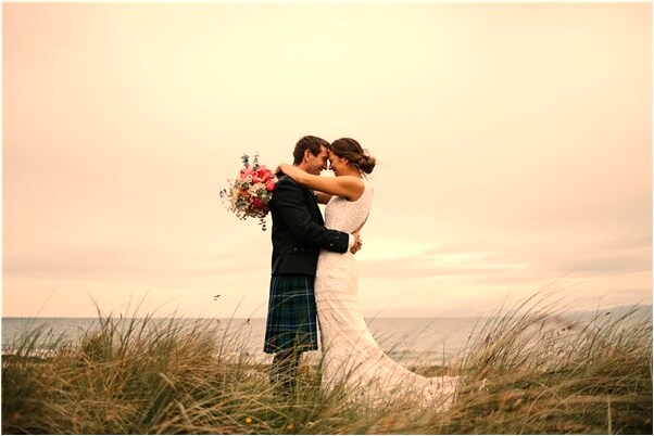 夢見和女人睡覺時亂摸預示了什麼_周公解夢官網