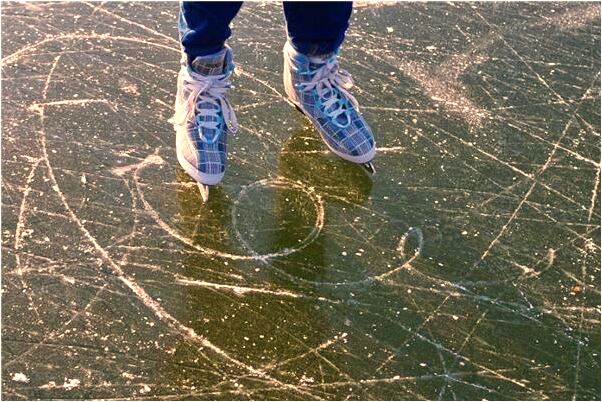 夢到和女生羞澀的肢體交流有什麼預兆_周公解夢官網