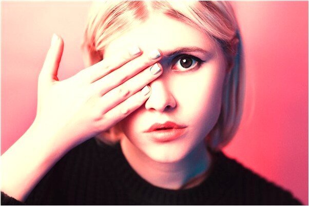 夢見自己家裡放花圈是不是好的徵兆呢_周公解夢官網