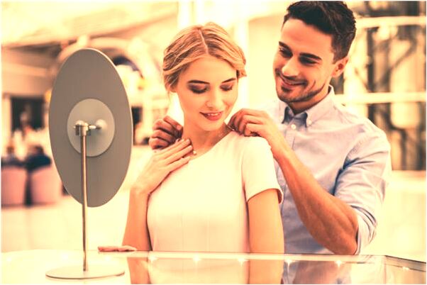 夢到自己拉大便腳還踩到了預兆了什麼嗎_周公解夢官網