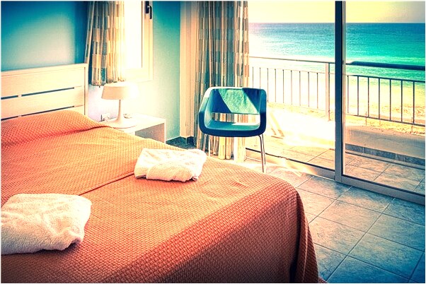 夢到看到車開到河裡是咋回事_周公解夢官網