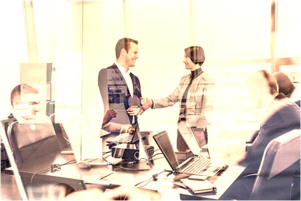 夢見和喜歡自己的男子一起睡會是什麼預兆_周公解夢官網