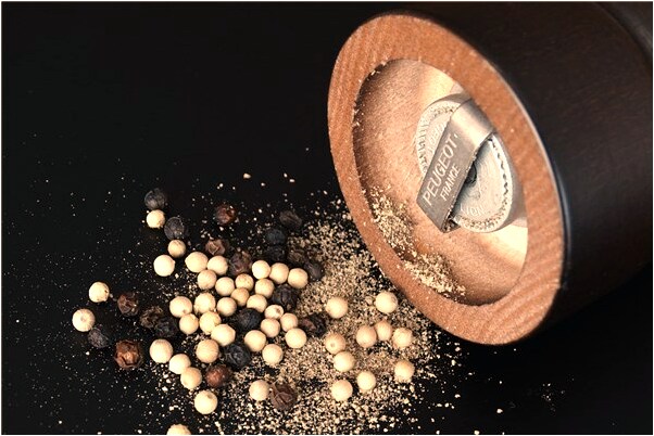 夢到已故的奶奶坐在家門口哭是什麼意思？_周公解夢官網