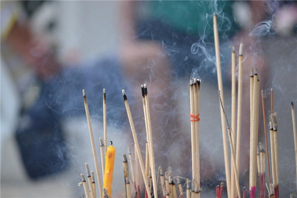 夢見三柱香預示著什麼_周公解夢