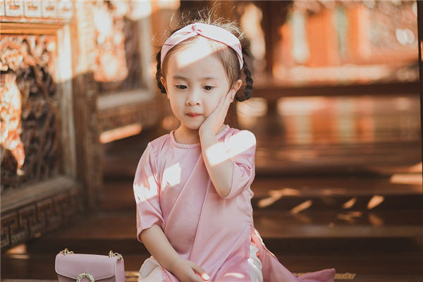 夢到女兒從樓上掉下去怎么回事_周公解夢