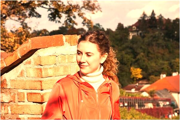 夢到床上鋪黑布並在上面睡覺有什麼含義_周公解夢官網