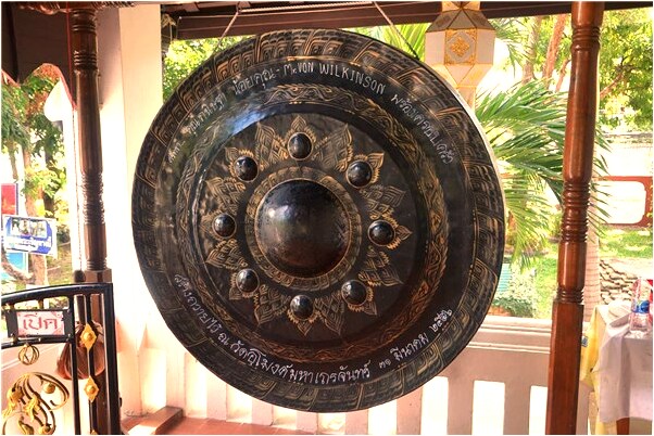 夢到已故之人站在床前說話有什麼意義嗎_周公解夢官網