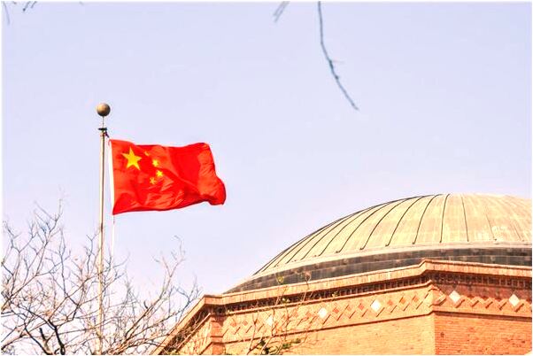 夢到了掉水裡又自己爬上來是咋回事_周公解夢官網