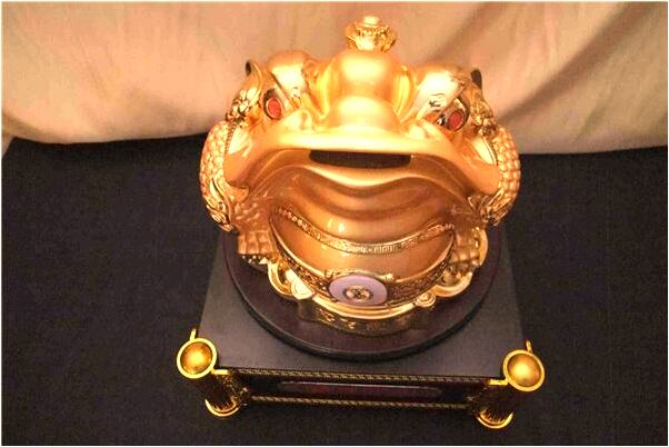 夢到了白棺材裡有人睡覺是什麼意思_周公解夢官網