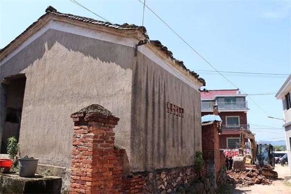 夢見家裡拆遷_周公解夢