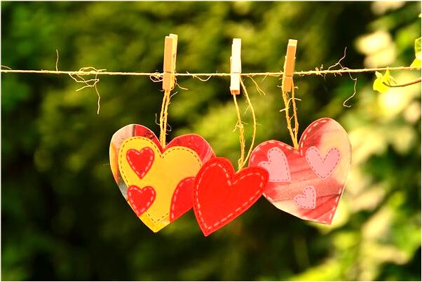 夢見兩個女孩喜歡我是凶兆還是吉兆_周公解夢官網