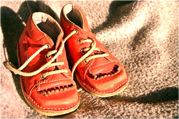 夢到給孩子穿鞋代表什麼_周公解夢官網