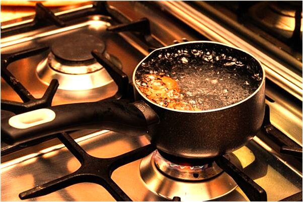 夢見一個小黑豬吃肉預示什麼_周公解夢官網