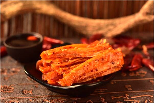 夢見蛇狀物往褲腿里鑽預示什麼_周公解夢官網