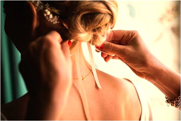 夢見穿紅衣脫不掉有何寓意_周公解夢官網