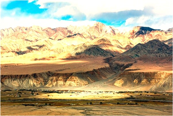 夢見院裡發水沖走衣服床單有什麼預示嗎_周公解夢官網