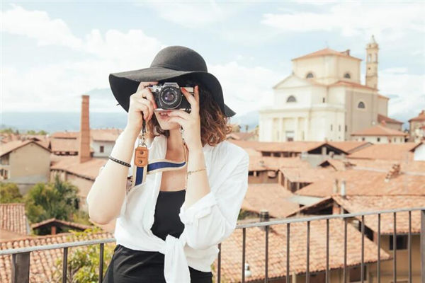 夢見亡人是怎么回事_周公解夢