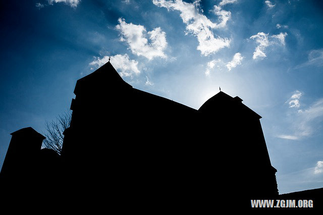 夢見親人欠債跳樓_周公解夢夢到親人欠債跳樓是什麼意思_做夢夢見親人欠債跳樓好不好_周公解夢官網