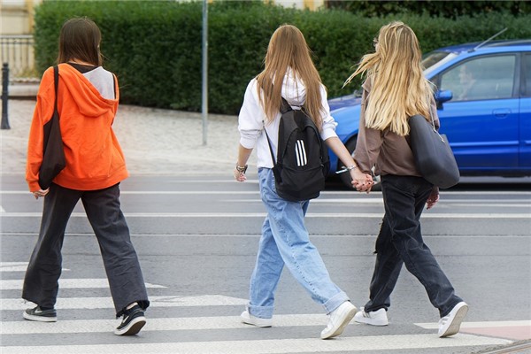 夢見過路口代表著什麼_周公解夢