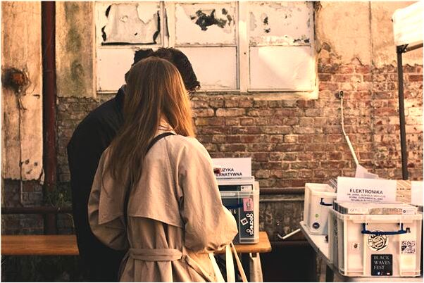 夢到給死人送東西意味著什麼_周公解夢官網