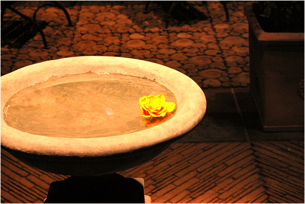 夢到了快死的人給我黃金飾品意味著什麼_周公解夢官網