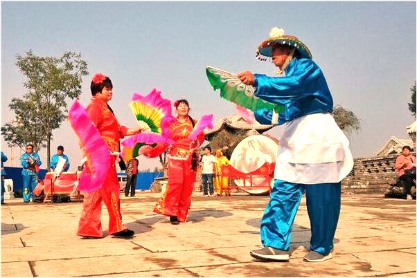 夢到表姐從樓上摔下來死了意味著什麼_周公解夢官網