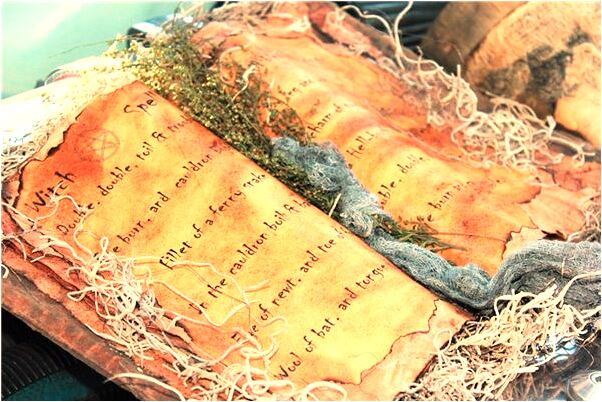 夢到了錢濕了拿出來曬是啥預兆_周公解夢官網