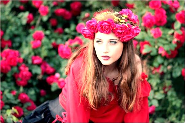 夢到蜘蛛在天花板上掉落是啥預兆_周公解夢官網