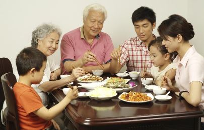 夢見和死去的親人吃飯