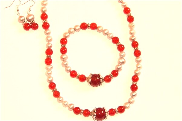 夢到了兩個在流水邊的墳墓是什麼徵兆_周公解夢官網