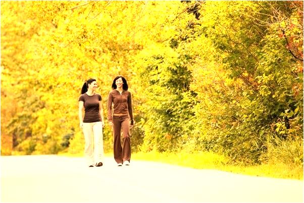 夢到在水裡不停的游有什麼說法_周公解夢官網