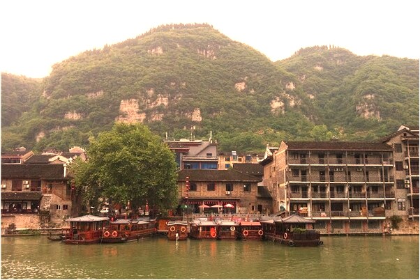 夢到給死去的親人穿衣服預示什麼_周公解夢官網