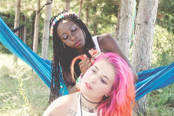 夢見自己頭髮好長有何寓意_周公解夢