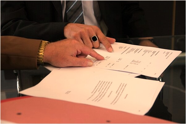 夢見買鞋又大又舊是什麼意思？_周公解夢官網