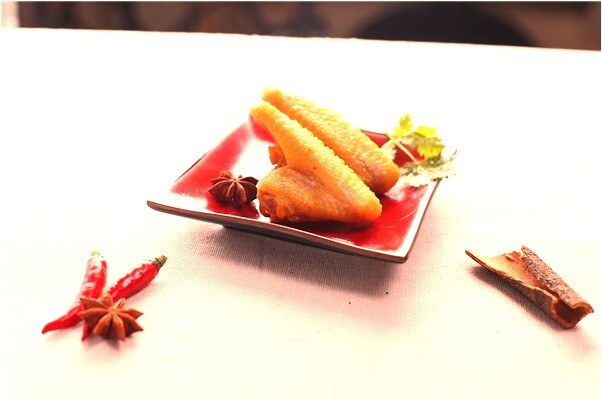 夢到了被青蛇咬了三口是什麼意思？_周公解夢官網