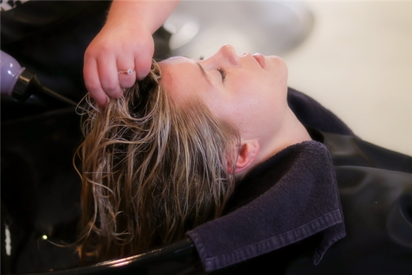 夢到理髮洗頭是凶兆還是吉兆_周公解夢