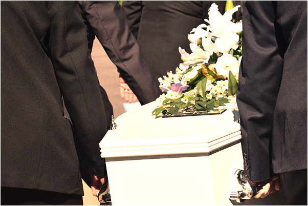 夢見好多穿白衣服的死人怎么說_周公解夢官網