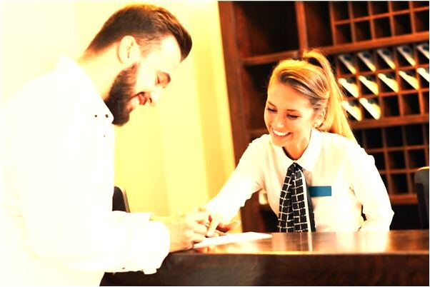 夢見抱著裸體的男人是什麼預兆_周公解夢官網