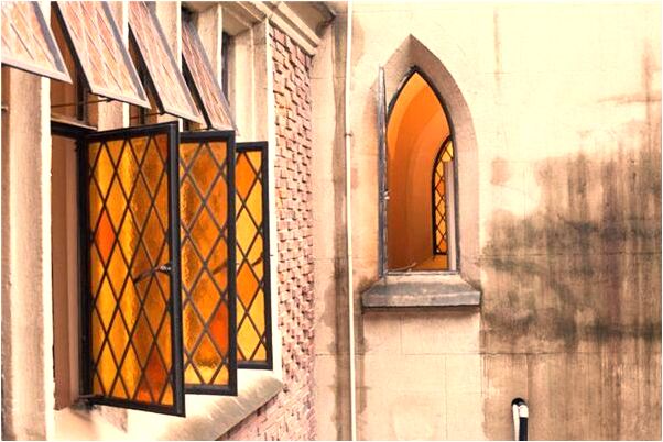 夢到了墳前有條水溝是好事還是壞事_周公解夢官網