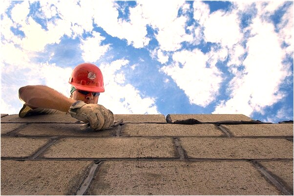 夢到自己會飛而被鬼怪東西追趕是啥預兆_周公解夢官網