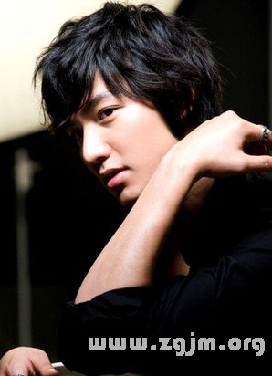 喜歡橫刀奪愛的星座男_十二星座