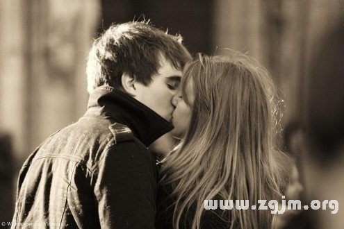 認為網戀也不錯的星座女生_十二星座