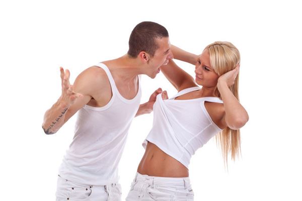 夢見老公打我_周公解夢