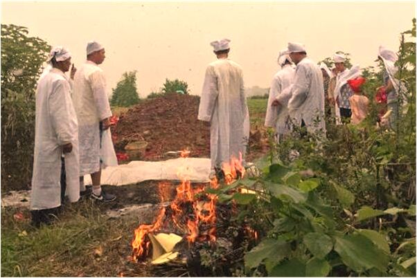 夢見右手大拇指指甲斷了有什麼意思嗎_周公解夢官網