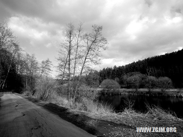 夢見水流後留菸袋_周公解夢夢到水流後留菸袋是什麼意思_做夢夢見水流後留菸袋好不好_周公解夢官網