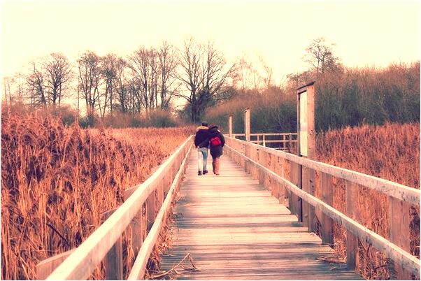 夢到客廳的門破了是啥預兆_周公解夢官網