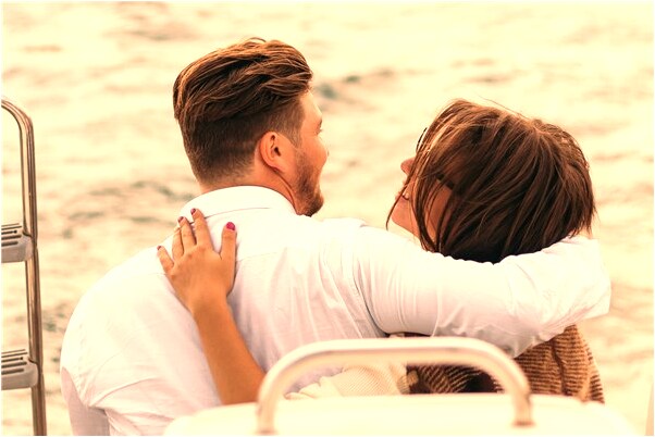 夢到了蛇追咬了自己左手預示什麼_周公解夢官網