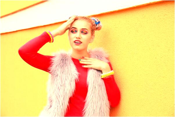 夢見懷孕自己抓了兩條蛇是什麼兆頭_周公解夢官網